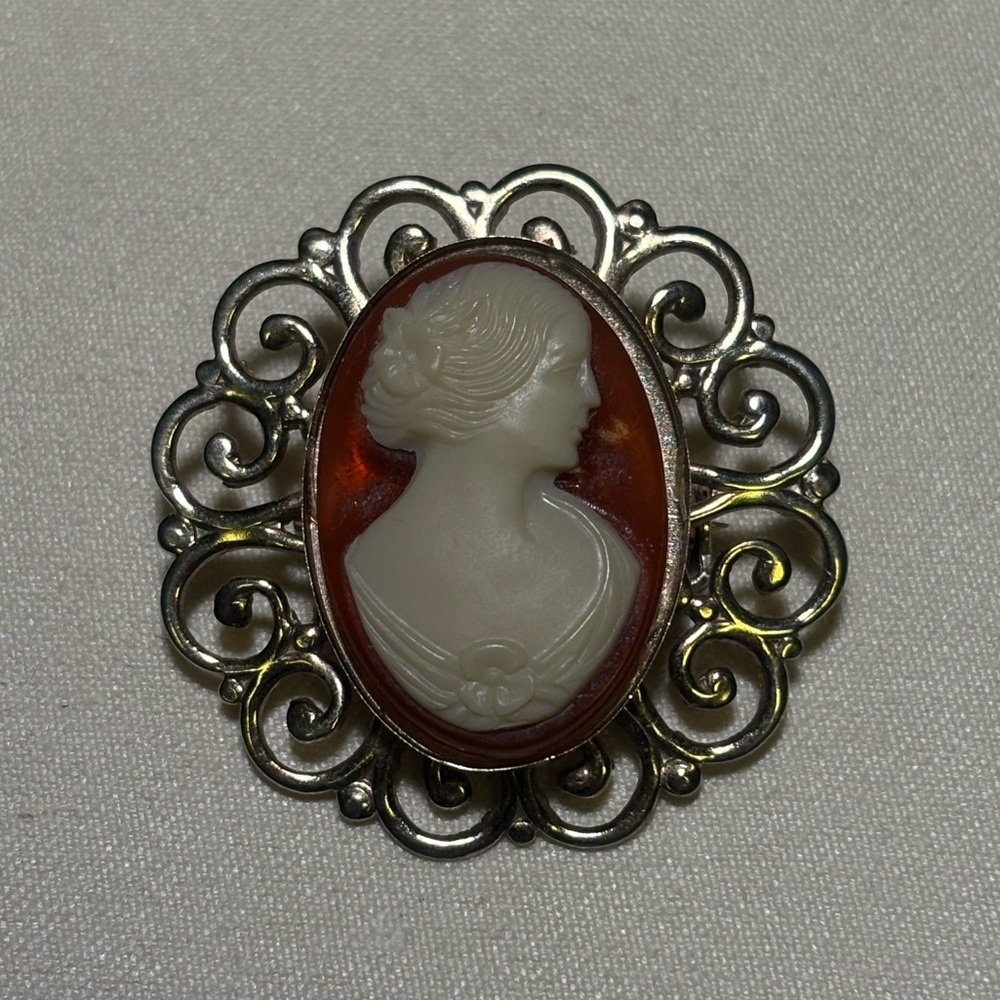Vintage Gold Colored Cameo Filigree Brooch